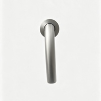 Manija de Puerta de Tubo Hueco SS304 con Acabado Satinado Cepillado, Diseño Moderno Curvo y Recto, Roseta Circular para Puerta de Apartamento u Oficina