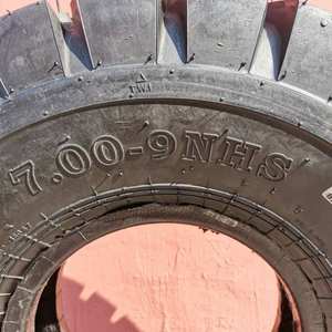 Neumáticos de 7,00-<span class=keywords><strong>9</strong></span> pulgadas para carretillas elevadoras Neumáticos de 7,00-12 pulgadas para carretillas elevadoras industriales, neumáticos interiores y exteriores - Product Image 6