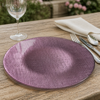 Assiette de présentation ronde en verre texturé lin violet, sous-assiette décorative pour la mise en scène de table de mariage et de banquet