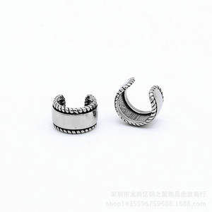 Boucles d'oreilles manchette uniques en acier inoxydable, design géométrique texturé, unisexe, sans perçage, bijoux de mode - Product Image 5