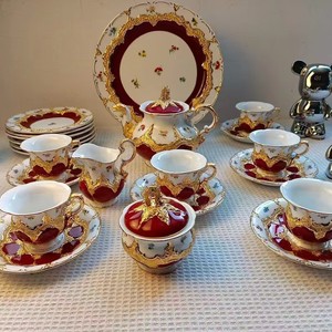 Vajilla Comercial de Porcelana China con Baño de Oro Rojo, Estilo Europeo, con Diseño de Patrón Alegre y Festivo para Restaurantes - Product Image 2