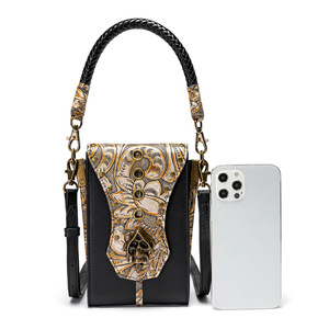 Mini borsa americana per cellulare retrò con rivetti in rilievo piccola borsa Tote a spalla singola in pelle di vacchetta - Product Image 2