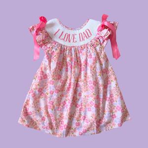 Robe smock personnalisée pour petite fille, motif fleurs bleues, collection « Daddy's Girl », vente en gros, ensemble sans manches pour bébé fille. - Product Image 2