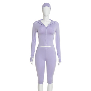 Completo Set <span class=keywords><strong>Donna</strong></span> Personalizzato Autunno 2026 - Abbigliamento <span class=keywords><strong>Donna</strong></span> di Tendenza: Top con Cerniera a Tinta Unita e Pantaloni Capri - Completo 2 Pezzi - Product Image 2