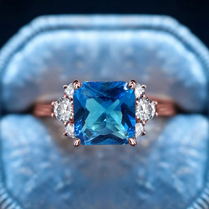 Anello Vintage con Gemma Blu in Stile Corte per Donne, Elegante Gioiello da Dito - Product Image 5