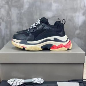 Chaussures de sport respirantes en mesh de marque de luxe, chaussures de marche décontractées et tendance à semelle épaisse - Product Image 1