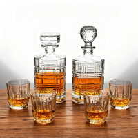 Carafe à whisky vintage grande capacité 900 ml en verre gravé sans plomb avec bouchon et logo personnalisé pour cadeaux d'affaires