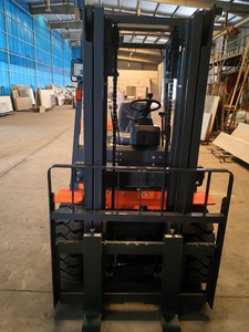 Chariot élévateur CPCD30 à châssis long pour une maniabilité optimale sur terrains accidentés - Product Image 4