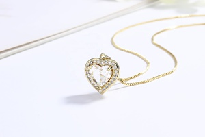 Collier tendance en chaîne à maillons plaqué or 18 carats 3A de luxe avec pendentif cœur en zircon cubique pour femme, vente en gros - Product Image 4