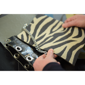 Borse a Spalla da Donna di Alta Qualità con Stampa Animalier, Fatte a Mano in Italia, Personalizzabili, Materiali Sostenibili, Stile Classico Rock - Product Image 5