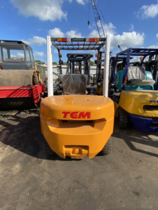Montacargas TCM FD30 Usado de 3 Toneladas, Diésel, 4x4, de EE. UU., Modelo 2024, Pocas Horas de Uso, Neumáticos Sólidos, para Terreno Accidentado, en Venta - Product Image 6