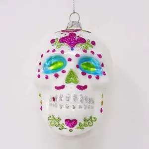 Chinese wholesaler provide kinds of shapes blown glass Custom ornaments White skull Xmas decor.