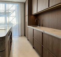 Armoires de cuisine personnalisées pré-assemblées de style japonais avec finition en placage et portes en rotin