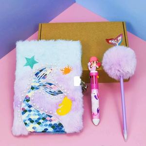 Bella scatola pura pacchetto Set diario diario taccuino con copertina in peluche e penna <span class=keywords><strong>regalo</strong></span> di cancelleria Set regali di nozze per gli ospiti bambini - Product Image 2