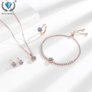 Ensemble de bijoux élégant en laiton plaqué or rose, ensemble de bijoux tendance en quatre pièces, zircon brillant à six griffes, ensemble de bijoux de fiançailles pour femmes - Product Image 1