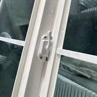 Fenêtre coulissante en PVC UPVC personnalisée Cadre en PVC Isolation thermique Fenêtre à guillotine à économie d'énergie pour usage résidentiel