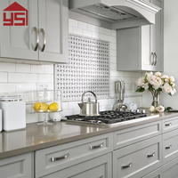 Armoires de cuisine classiques de luxe en bois massif gris mat, prêtes à assembler (RTA), avec service de conception 3D gratuit pour projets de villas
