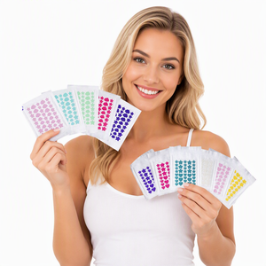 LUMIFLORA Patchs Hydrocolloï<span class=keywords><strong>des</strong></span> en PE en Forme d'Étoile pour l'Acné, Couvrance Légère, Utilisation Jour/Nuit, Réparation Apaisante, Tous Types de Peau - Product Image 1