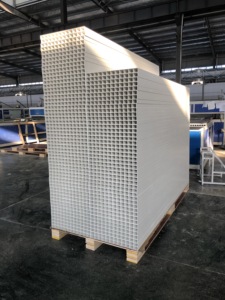 Pannelli in PVC di Alta Qualità per Recinzioni e Box per Suini, Pannelli Cavi in PVC Leggeri - Product Image 2