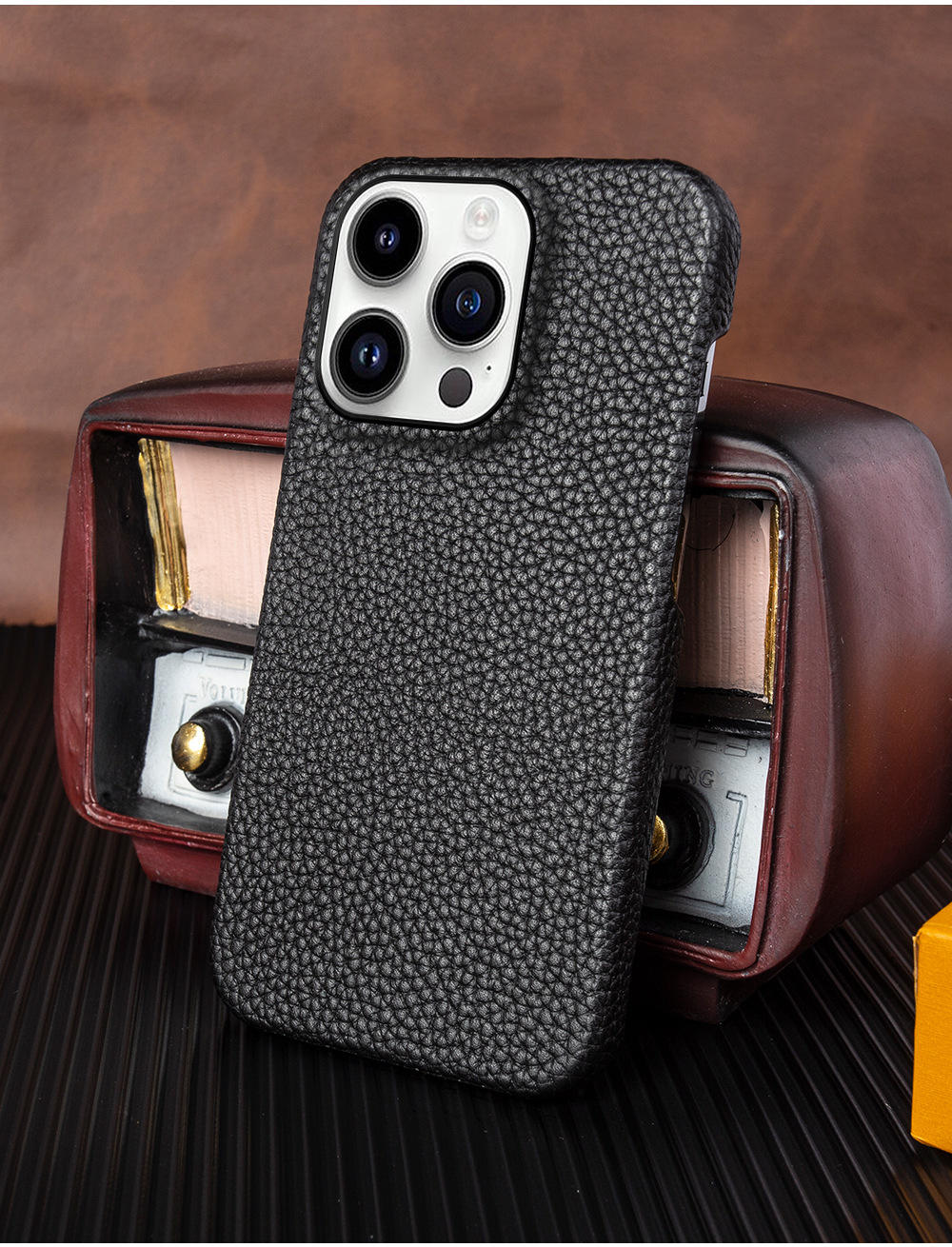 สีเทาเข้ม