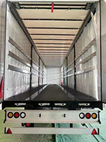 Semi-remorque à 3 essieux avec caisse fermée pour le transport de marchandises, bâche coulissante latérale
