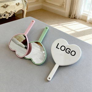 กระจกแต่งหน้าพกพาแบบมินิรูปหัวใจ ขายส่ง กระจกพลาสติกแบบมีโลโก้สั่งทำได้ ความคมชัดสูง น่ารัก พกพาสะดวก สำหรับผู้หญิง - Product Image 3