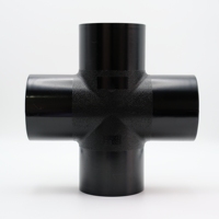 Raccords en plastique PE Buttfusion HDPE Croix de réduction à 4 voies avec traitement de surface lisse mais raccords par fusion