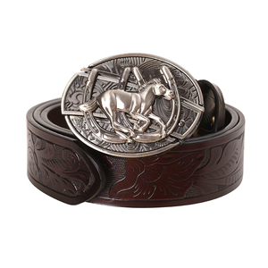 Ceinture en cuir pour homme style western cowboy avec boucle en fer à cheval rétro et motif floral gaufré, en PU noir - Product Image 3