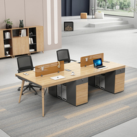 Ensemble de meubles de bureau en bois nouvellement conçu Les bureaux de bureau du personnel peuvent être combinés Table du personnel avec plusieurs bureaux