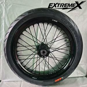 Ensemble de roues Supermoto de 17 pouces pour Talaria <span class=keywords><strong>Komodo</strong></span> |   2.5x17 Avant + 3.5x17 Arrière avec pneus CST 100/130 - Product Image 6