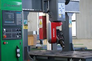 Machine de fraisage 5 axes pour le bois, équipement de gravure 3D de grande taille - Product Image 1
