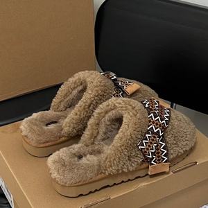 Pantuflas de Diseñador Unisex de Alta Calidad y Lujo, Tipo Uggs, Térmicas, Ligeras, Cómodas, Antideslizantes y Transpirables para el Hogar, Invierno y Otoño - Product Image 2