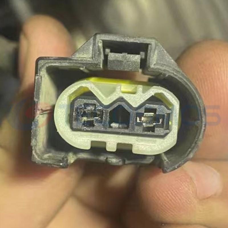 Car Connector For Mercedes-benz 1685453628 air pump plug 2 pins CT2-0262M-1