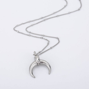 Collar con colgante de luna de acero inoxidable, joyería de moda unisex, diseño simple y único para uso diario - Product Image 3