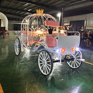 Carruaje de Caballos Eléctrico Personalizado para Bodas, Estilo Cenicienta, Color Blanco, Metálico Rosa Calabaza, Transporte Especial en Venta - Product Image 3