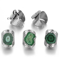 Bague en quartz solaire naturel druzy, avec tranche de géode d'agate multicolore et cristal brut irrégulier, bague statement pour femme