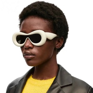 Sunglasses Women Large <b>Frame</b> <b>Black</b> PC UV400 Class 2 Sunshades Fashionable Street Style - Product Image 2