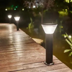 새로운 디자인 블랙 방수 방청 야외 Ip65 안뜰 태양 전원 LED 태양 광 정원 램프