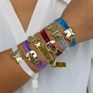 สายรัดข้อมือยางยืดประดับกลิตเตอร์ ตัวอักษร หัวใจ ของขวัญสำหรับเพื่อน งานปาร์ตี้ คู่รัก - Product Image 2