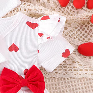 Crawler Suit Set Sevgililer Günü Bebek Kırmızı aşk Fiyonk Desenli Kısa Kollu Gömlek <span class=keywords><strong>Ha</strong></span> Yi Saç Bandı Çorap - Product Image 4