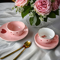Vaisselle en céramique originale coréenne pincée à la main Ins Wind Series Pink Love Plats de riz de haute valeur de couleur pour la nourriture de fête U