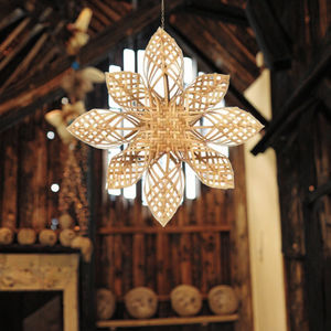 เกล็ดหิมะไม้ไผ่ทอแบบทำมือเวลาวันหยุดดีไซน์ใหม่ของเวียดนามเครื่องประดับแขวนแบบ DIY ดาราไม้ไผ่สำหรับคริสต์มาส - Product Image 1