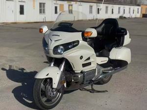 Motos d'occasion longue distance Honda <span class=keywords><strong>Gold</strong></span> Wing - Conception ergonomique + Réduction des vibrations <span class=keywords><strong>Moto</strong></span> de tourisme à essence - Product Image 1