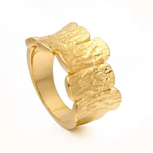 New Arrival Punk Stitching Texture Block Rings Simple Gold Color Finger Ring Fashion Jewelry for Lover Girl.