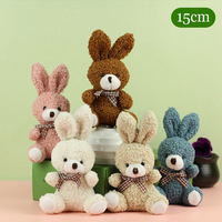 En gros, Adorable peluche lapin assis à longues oreilles avec écharpe, rembourrée en coton PP, breloque pour sac à dos femme et accessoire vestimentaire