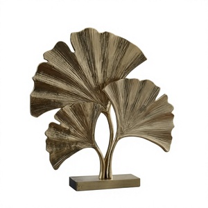Sculpture de table contemporaine en laiton en forme de feuille de Ginkgo, objet décoratif en métal pour accessoires de maison, articles de décoration moderne pour la maison - Product Image 1