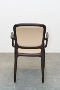 Chaise de salle à manger de luxe nordique moderne, ergonomique, avec accoudoirs en bois et dossier rembourré en cuir, contemporaine, pour la maison et l'hôtel, PISANO - Product Image 5