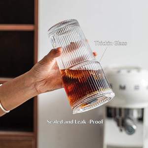Vaso de Vidrio Transparente de 600 ml con Rayas, Ecológico, Apto para Lavavajillas, con Tapa Segura y Pajita para Beber Jugo, Leche, Té, Café Helado - Product Image 4