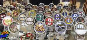 Médaillons d'honneur en métal sublimés avec finition argent antique pour la commémoration et la collection - Product Image 5