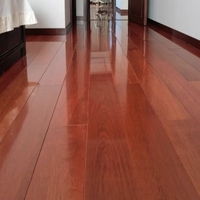 Plancher en bois massif naturel brillant, couleur bois de rose, acajou, bois massif, sol en bois dur imperméable